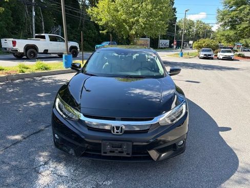 Used 2017 Honda Civic Touring image 16
