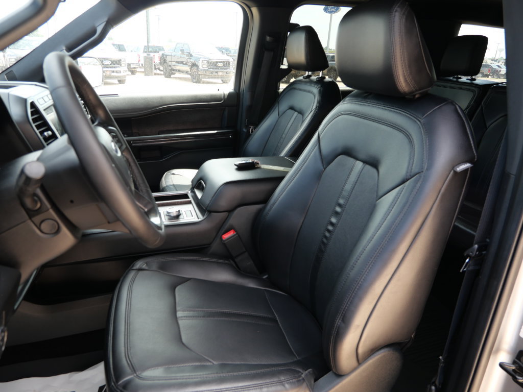 Used 2021 Ford Expedition Limited AWD/4WD image 18