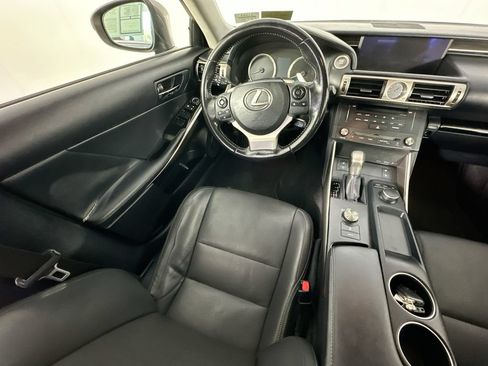Used 2016 Lexus IS 300 AWD w/ Premium Package image 9