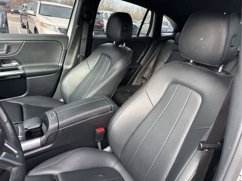 Used 2021 Mercedes-Benz GLA 250 4MATIC w/ Premium Package image 4