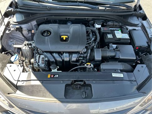 Used 2020 Hyundai Elantra Value Edition w/ Cargo Package (C1) FWD image 24