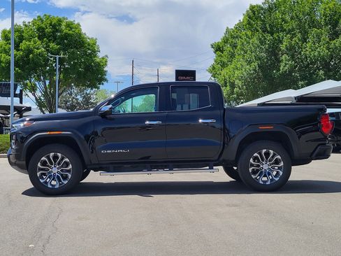 Used 2025 GMC Canyon Denali AWD/4WD image 4