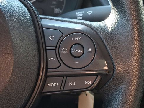 Used 2025 Toyota Corolla LE FWD image 17