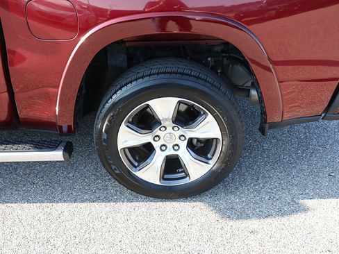 Used 2019 RAM 1500 Laramie w/ Sport Appearance Package AWD/4WD image 4