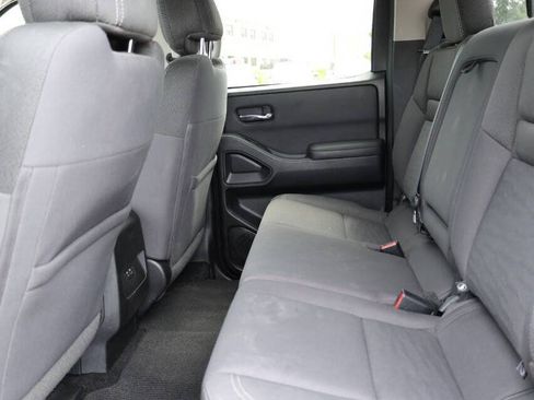 Used 2022 Nissan Frontier SV RWD image 17