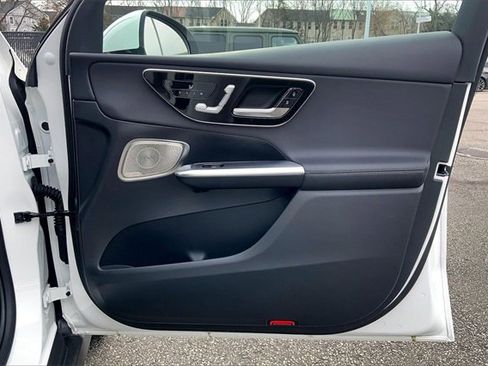 Used 2025 Mercedes-Benz GLC 300 4MATIC image 19