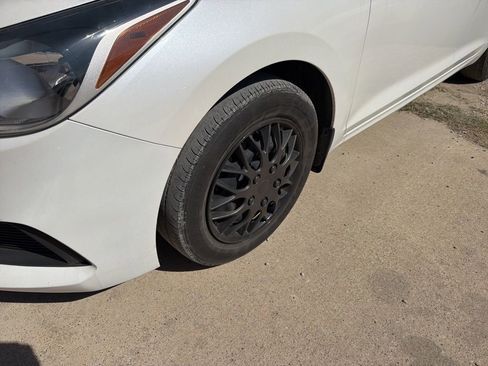 Used 2019 Hyundai Accent SE image 3