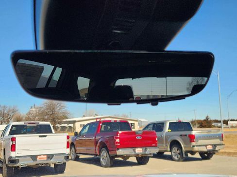 Used 2025 Chevrolet Equinox LT image 17