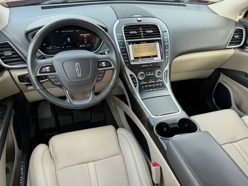 Used 2019 Lincoln Nautilus Reserve AWD/4WD image 11