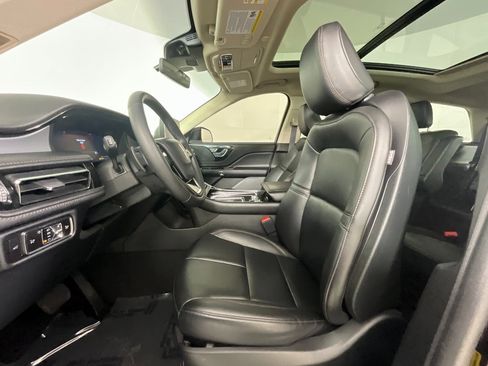 Used 2023 Lincoln Aviator 2WD w/ Premium Package image 16