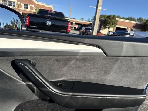 Used 2023 Tesla Model Y Long Range image 25