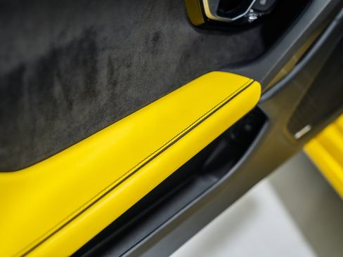 Used 2021 Lamborghini Huracan EVO RWD image 14