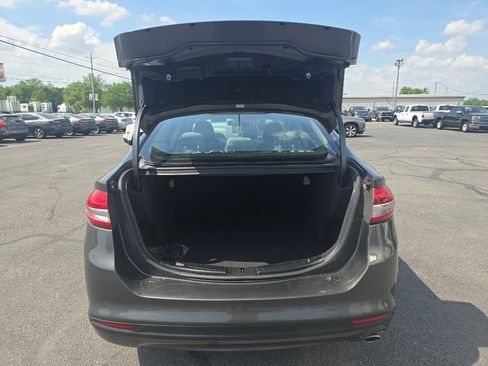 Used 2017 Ford Fusion S image 9