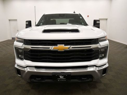 Used 2024 Chevrolet Silverado 2500 LT image 10