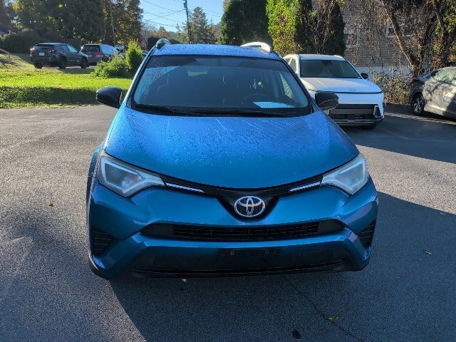 Used 2016 Toyota RAV4 LE AWD/4WD image 2