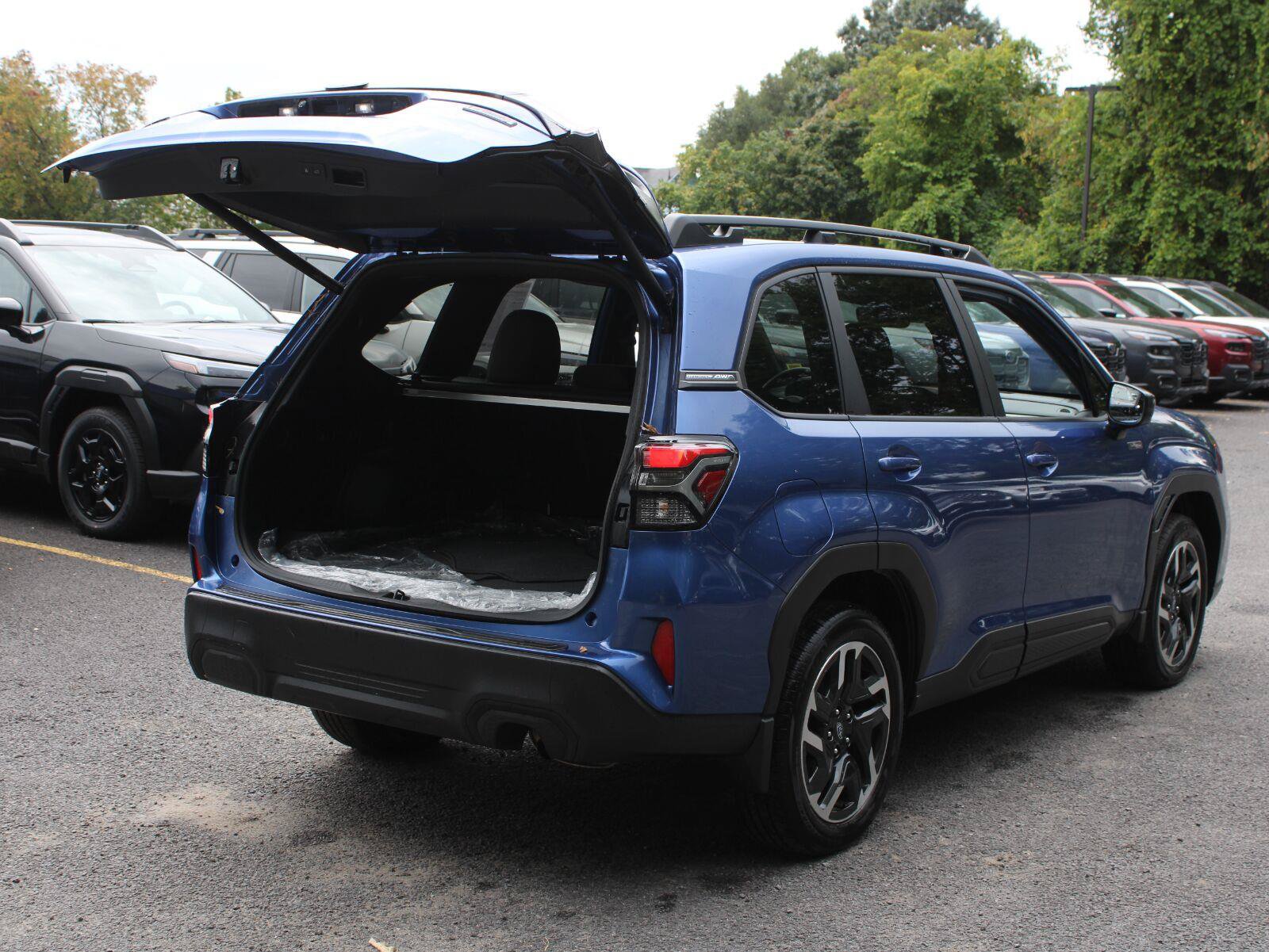 Certified 2025 Subaru Forester Premium AWD/4WD image 7