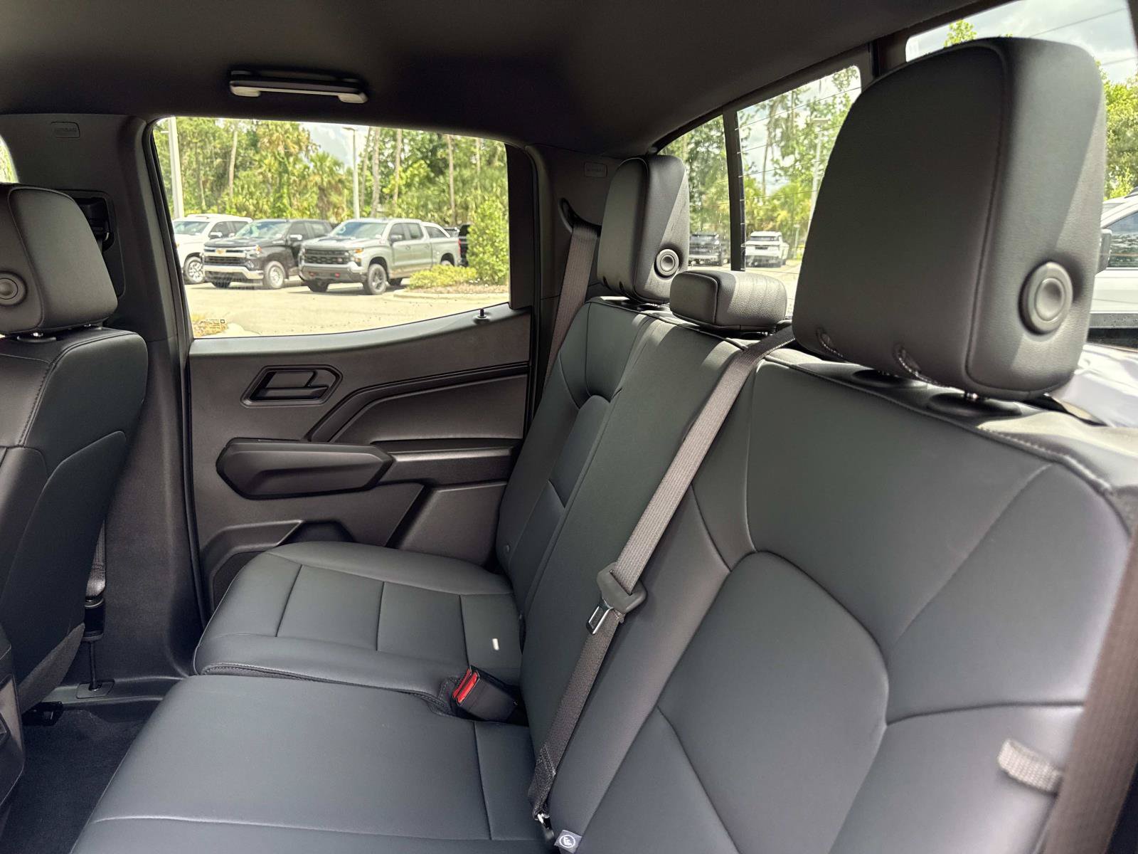 New 2026 Chevrolet Colorado Trail Boss w/ Midnight Edition AWD/4WD image 11