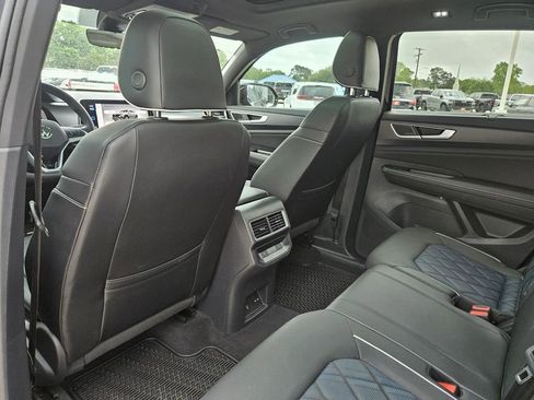 Used 2024 Volkswagen Atlas Cross Sport SEL Premium R-Line AWD/4WD image 32