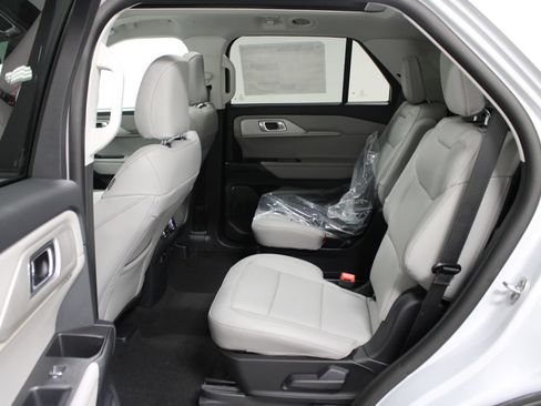 New 2026 Ford Explorer Active w/ Active Comfort Package AWD/4WD image 25