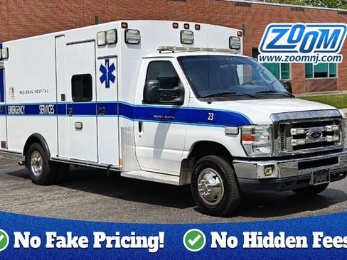 Used 2012 Ford E-450 and Econoline 450 Super Duty w/ Ambulance Prep Pkg RWD image 1