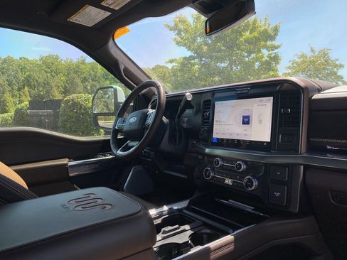 Used 2025 Ford F450 King Ranch w/ FX4 Off-Road Package image 6