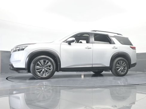 Used 2022 Nissan Pathfinder SV w/ SV Premium Package image 62