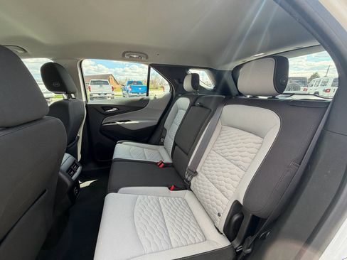 Used 2020 Chevrolet Equinox LS image 15