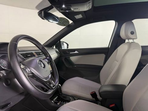 Used 2020 Volkswagen Tiguan SE R-Line image 35