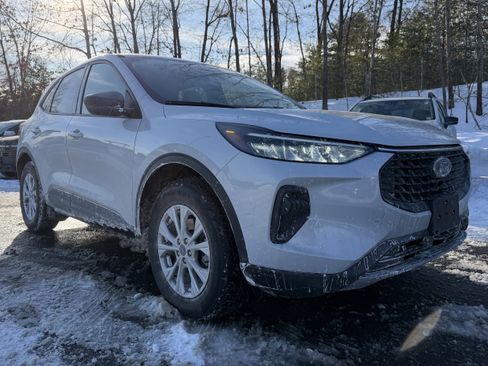 Used 2025 Ford Escape Active w/ Cold Weather Package image 12