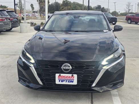 Used 2023 Nissan Altima 2.5 SV image 9