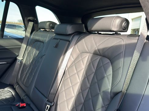 New 2026 BMW X5 M60i w/ Executive Package image 17