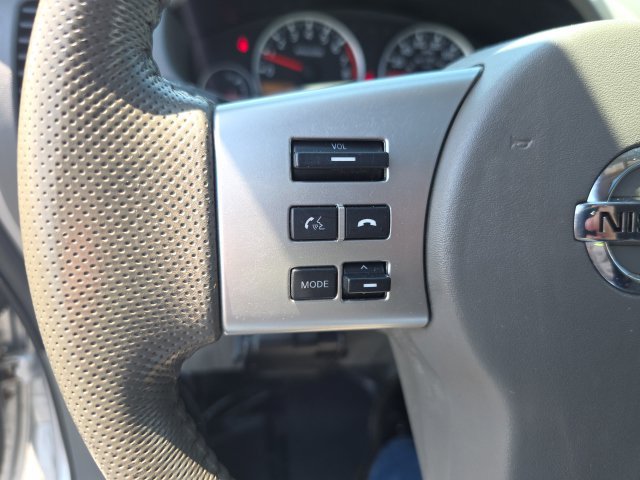 Used 2015 Nissan Frontier SL w/ Moonroof Package AWD/4WD image 21