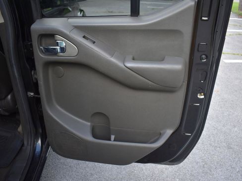Used 2014 Nissan Frontier PRO-4X w/ Pro-4x Luxury Package AWD/4WD image 28