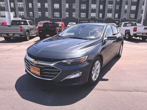 Used 2021 Chevrolet Malibu LT FWD image 1