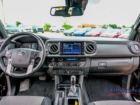 Used 2023 Toyota Tacoma TRD Off-Road w/ Technology Package AWD/4WD image 13