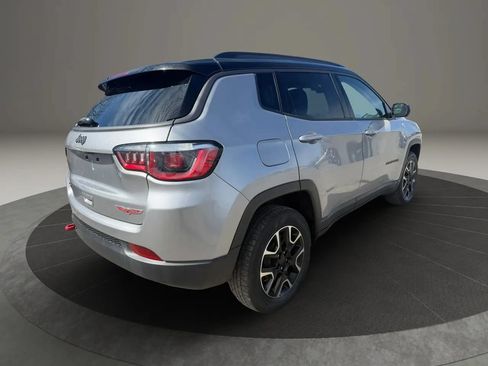 Used 2019 Jeep Compass Trailhawk AWD/4WD image 5