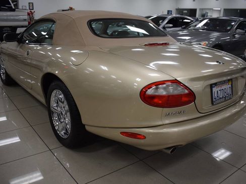 Used 1998 Jaguar XK8 Convertible image 34