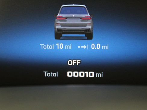 New 2026 BMW X7 M60i image 18