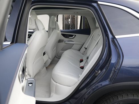 Used 2023 Mercedes-Benz EQE 500 4MATIC SUV image 31