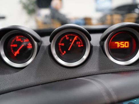Used 2019 Nissan 370Z Touring RWD image 15
