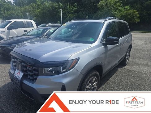 Used 2023 Honda Passport TrailSport image 1