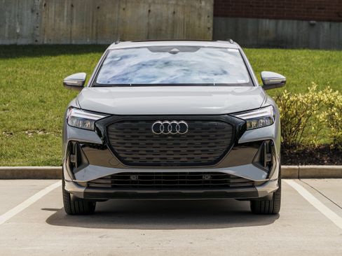 Used 2025 Audi Q4 e-tron Premium Plus w/ Premium Plus AWD/4WD image 30