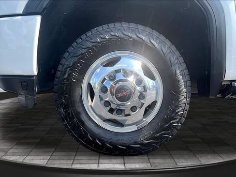 Used 2023 GMC Sierra 3500 Denali w/ Technology Package AWD/4WD image 34