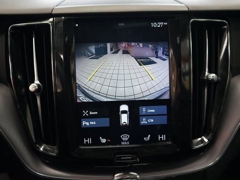 Used 2020 Volvo XC60 T5 Momentum image 8
