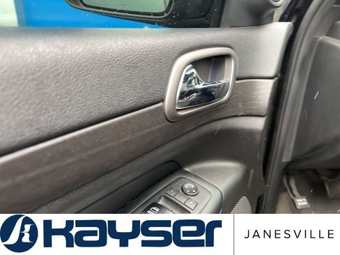 Used 2018 Jeep Grand Cherokee Laredo image 7