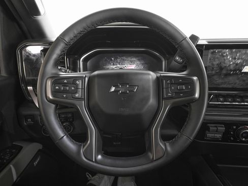 Used 2025 Chevrolet Silverado 2500 ZR2 w/ Technology Package image 17