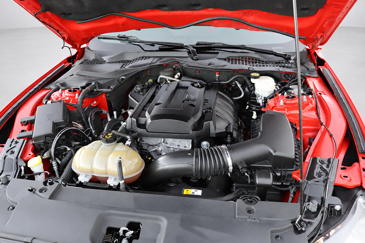 Used 2015 Ford Mustang Premium RWD image 37