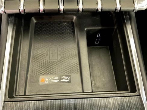 Used 2024 GMC Acadia Elevation image 32