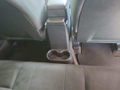 Used 2015 Jeep Patriot Latitude FWD image 12
