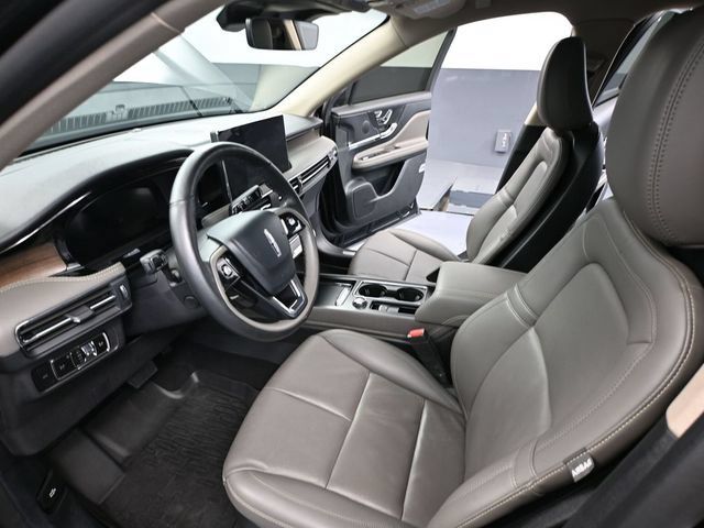 Used 2025 Lincoln Corsair Reserve w/ Jet Appearance Package AWD/4WD image 17